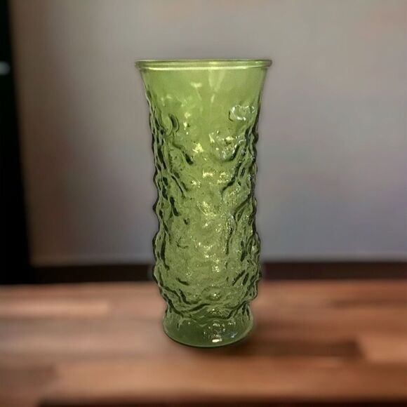 Vintage E.0. Brody CO. AVOCADO GREEN CRINKLE GLASS 8.5" VASE - Picture 1 of 5